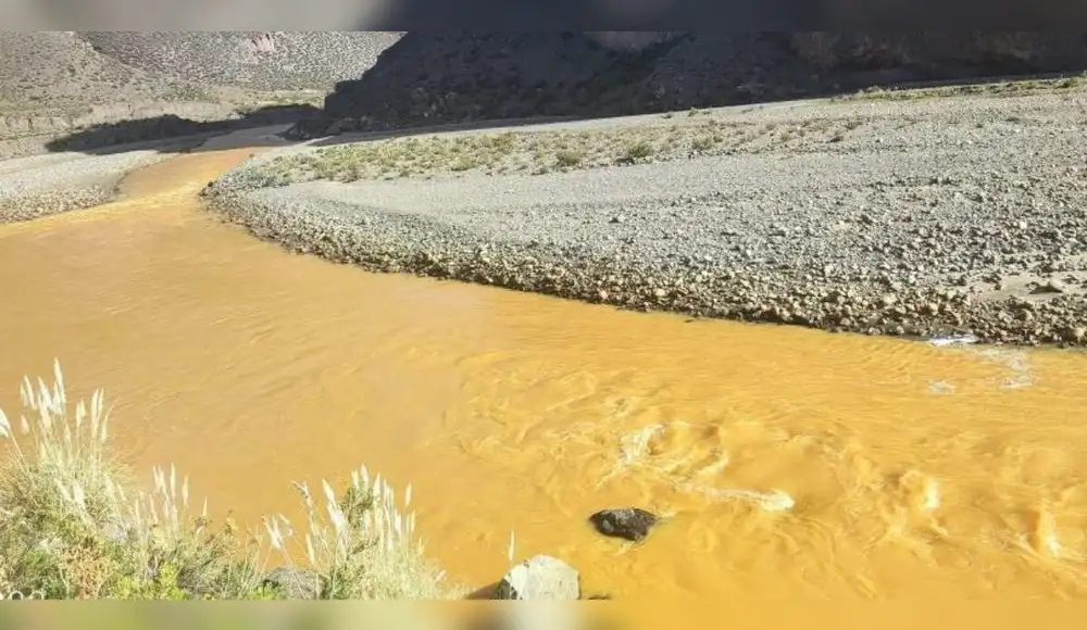 Ríos de Moquegua son afectados por aparente contaminación Ríos de Moquegua son afectados por aparente contaminación