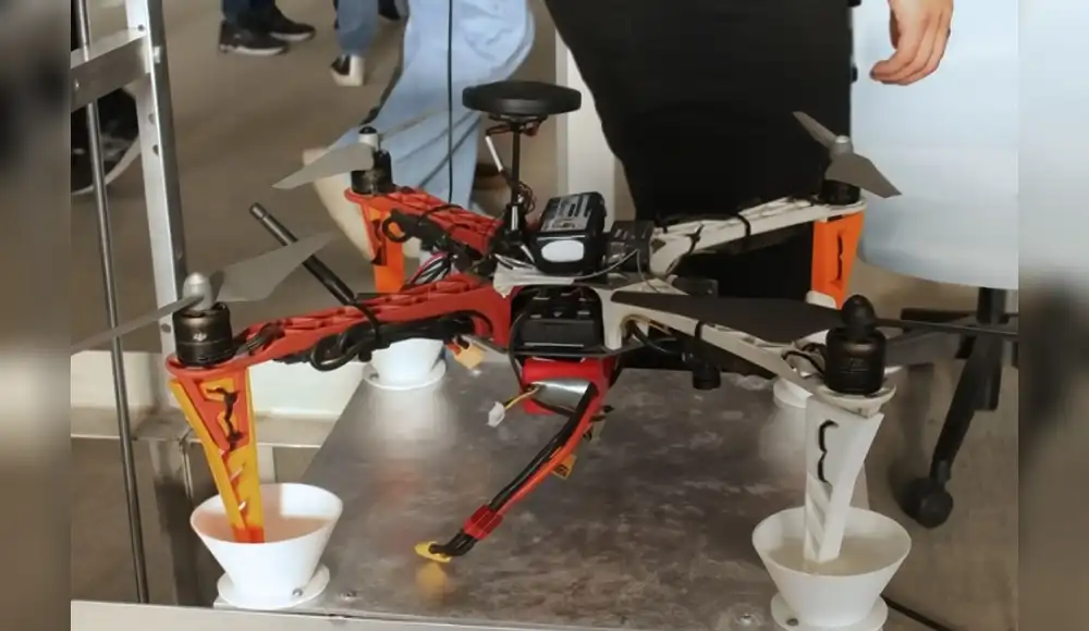 Estudiantes crean dron con IA para monitoreo ambiental Estudiantes crean dron con IA para monitoreo ambiental