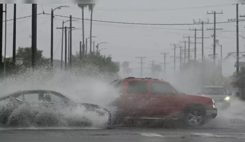 EE. UU: Intensas lluvias e inundaciones golpean sur de California EE. UU: Intensas lluvias e inundaciones golpean sur de California