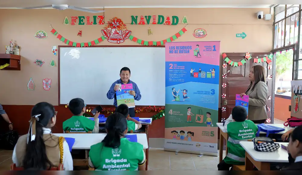 Premian a escuelas que promovieron gestión de residuos sólidos Premian a escuelas que promovieron gestión de residuos sólidos
