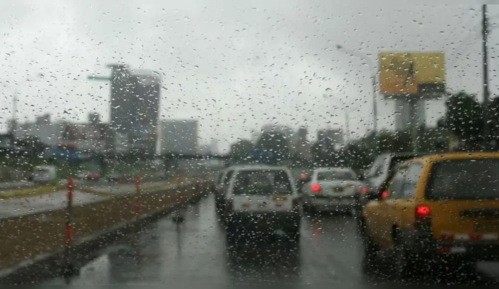 Lima soportará nuevas lluvias de verano y vientos intensos