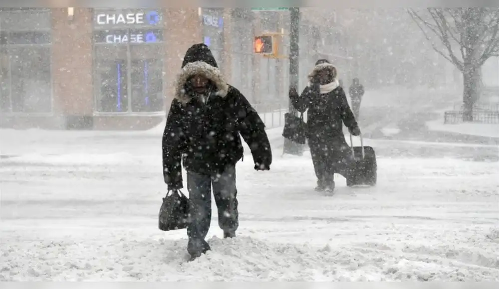 EE.UU. en alerta por feroz tormenta de nieve EE.UU. en alerta por feroz tormenta de nieve