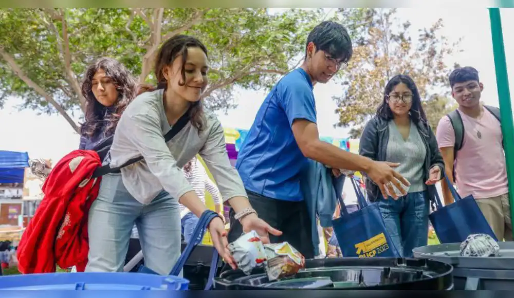La educación ambiental como motor para un futuro sostenible La educación ambiental como motor para un futuro sostenible