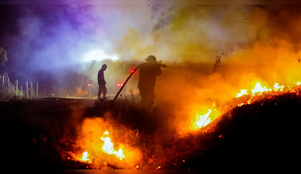 El Salvador declara emergencia nacional por incendios forestales El Salvador declara emergencia nacional por incendios forestales