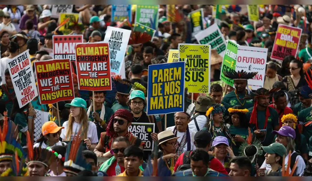 Jóvenes presentan una hoja de ruta contra los combustibles fósiles