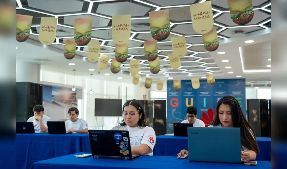 Universitarios peruanos destacan en el ICT Competition 2025 y avanzan a la Fase Regional