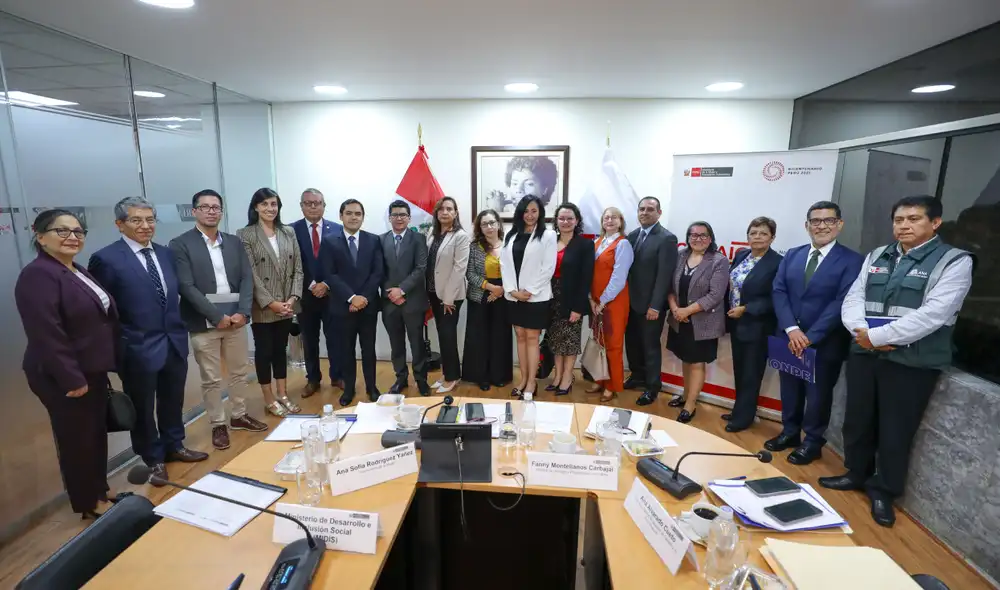 Ministra de la Mujer y Poblaciones Vulnerables se reunió con diferentes organizaciones públicas.