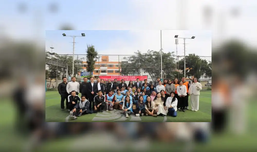 Estudiantes peruanos celebran Festival Cultural del Dragon Boat 2025 Estudiantes peruanos celebran Festival Cultural del Dragon Boat 2025