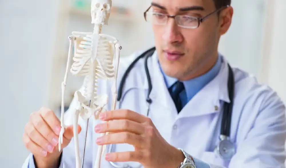 La medicina es una profesión vital en el sector salud. Foto: difusión carreras mejores pagadas