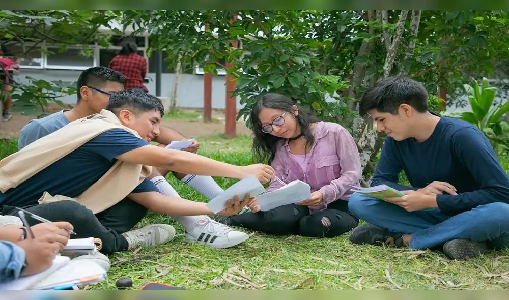 Para postular a Beca 18 debes ser ciudadano peruano. Foto: difusión BECA