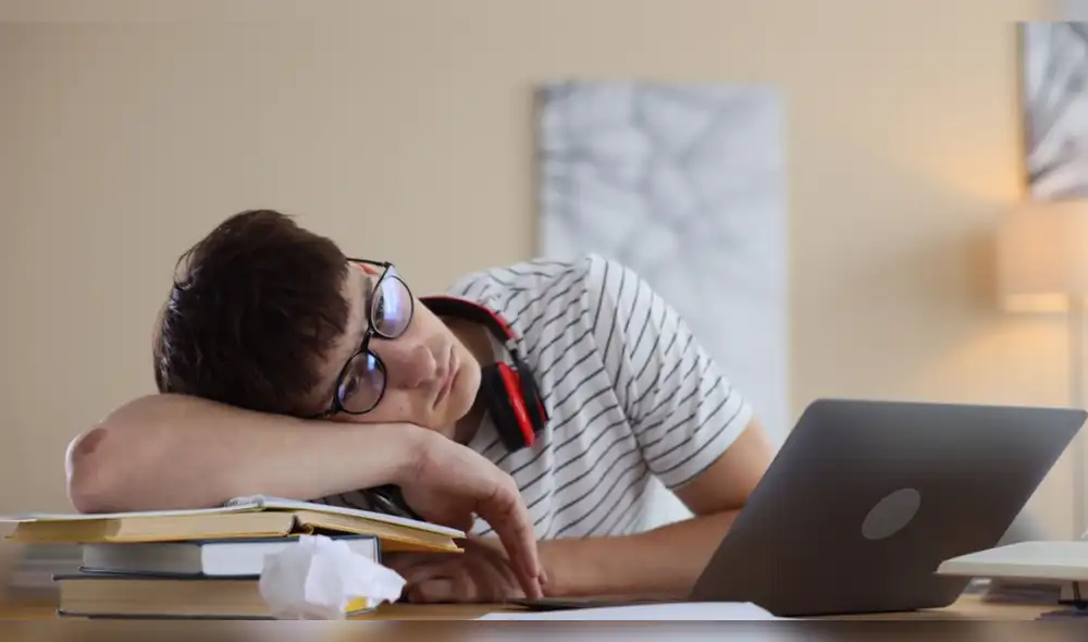 La incertidumbre laboral causa estrés y ansiedad en los jóvenes. Fuente: Shutterstock.