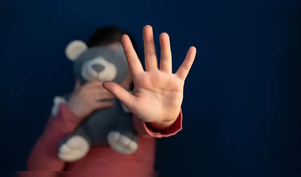 Tíos, padrastros y padres: los principales agresores en casos de abuso infantil.
