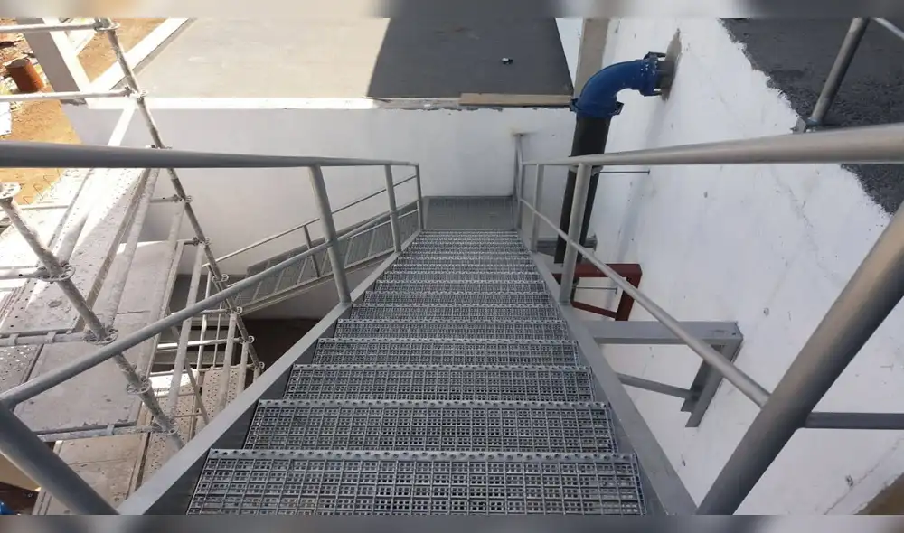 Las escaleras son puntos críticos donde ocurren muchos accidentes. Foto: difusión escalera