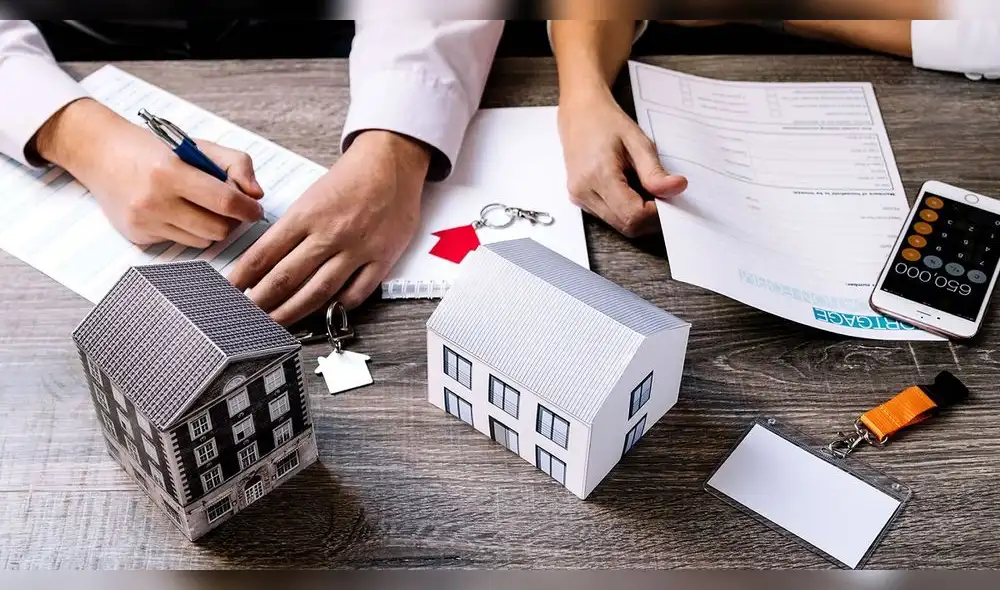 A pesar de la influencia de las recomendaciones personales, los agentes inmobiliarios siguen siendo una pieza clave en el proceso de compra. compra casa