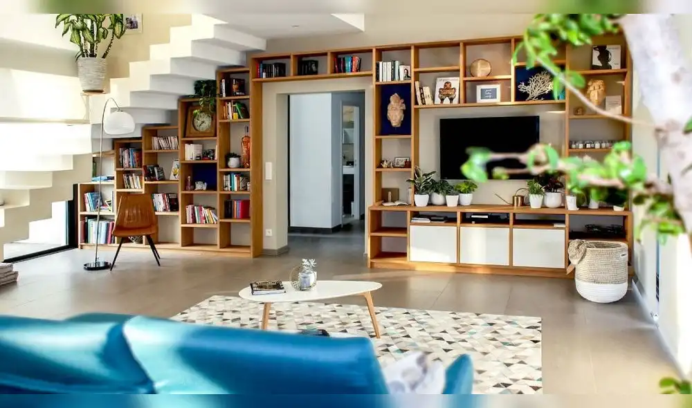 Es esencial establecer un presupuesto claro y realista antes de comenzar cualquier proyecto de remodelación. CASA