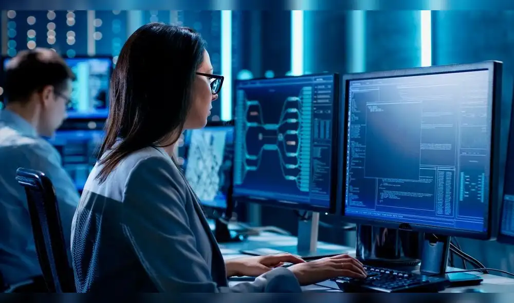 Los ingenieros y técnicos en robótica diseñan y mantienen sistemas automatizados que mejoran la eficiencia y reducen costos. CARRERAS TECNOLOGICAS