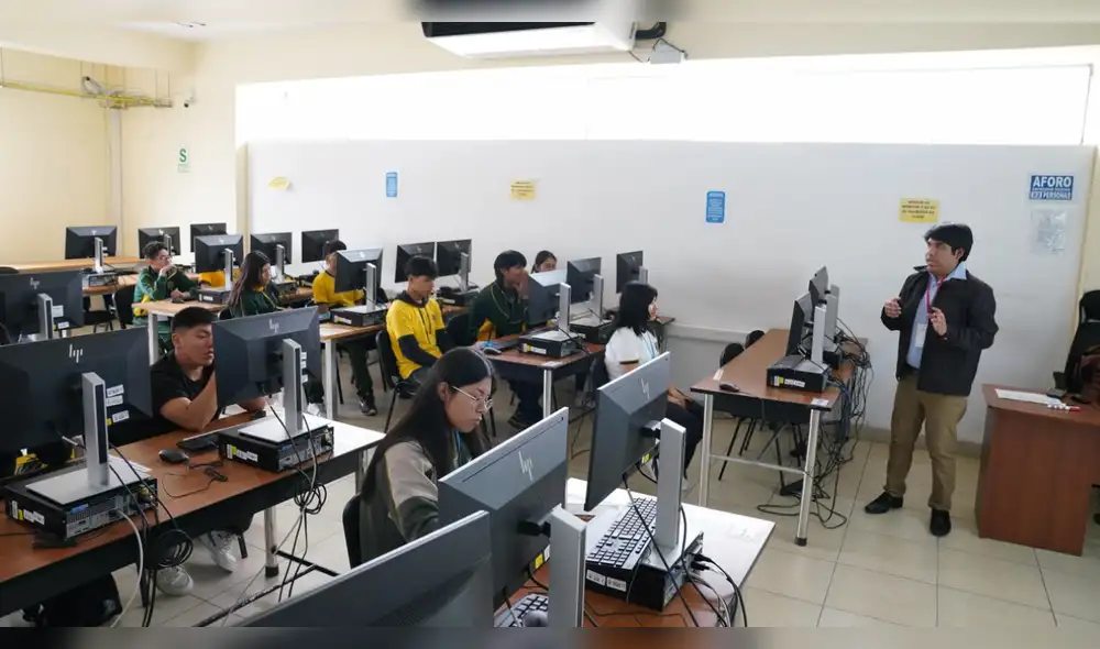 Congreso peruano propone otorgar becas a menores en situación de orfandad que cubran desde la educación inicial hasta la formación universitaria