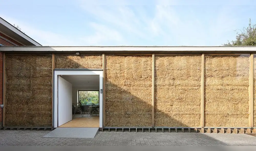 La adopción de materiales ecológicos en la construcción de viviendas conlleva múltiples beneficios. CASA ECOLOGICA