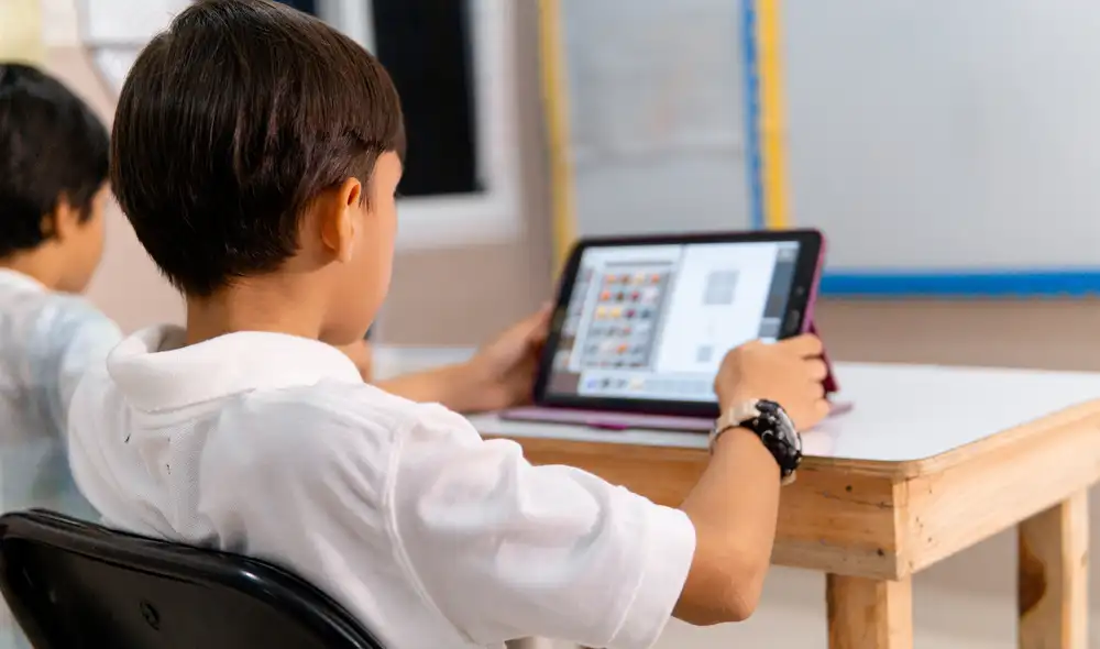 Los peligros del uso indebido de la tecnología en los niños: ahora los menores no utilizan la IA para hacer tareas, sino para buscar apoyo emocional Los peligros del uso indebido de la tecnología en los niños: ahora los menores no utilizan la IA para hacer tareas, sino para buscar apoyo emocional