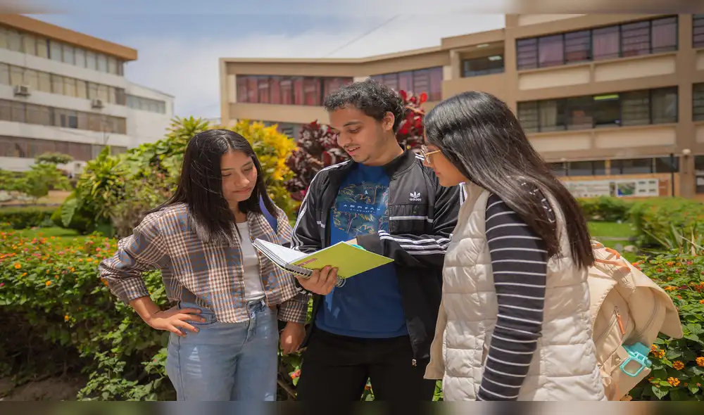 óvenes beneficiarios de Beca del Minedu lograrán su sueño de una carrera profesional. CARRERA UNIVERSITARIA