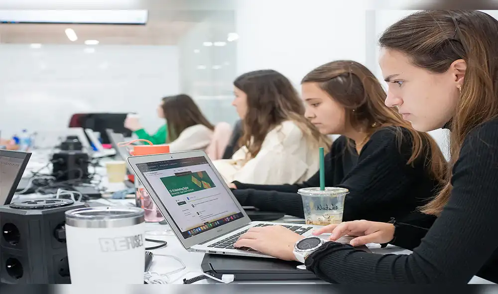 La inteligencia artificial está destinada a transformar la educación superior en los próximos cinco años. inteligencia artificial