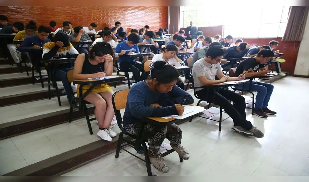 Las universidades presenciales enfrentan el desafío de atraer a estudiantes que buscan una experiencia educativa más tradicional. UNIVERSIDAD