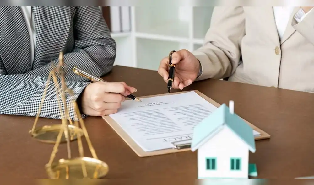 Realizar una inspección visual detallada es el primer paso para identificar problemas ocultos. CASA