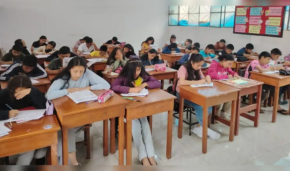 Hablar con amigos, familiares o un profesional puede ayudarte a manejar el estrés ACADEMIAS