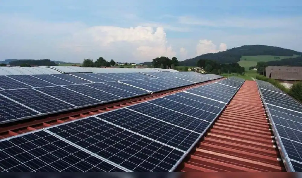 Los beneficios de instalar paneles solares en el hogar son múltiples. PANEL