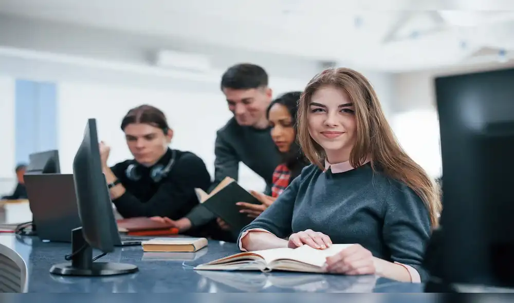 La educación moderna no se limita a la transmisión de conocimientos; también se enfoca en la formación integral del estudiante. EDUCACION