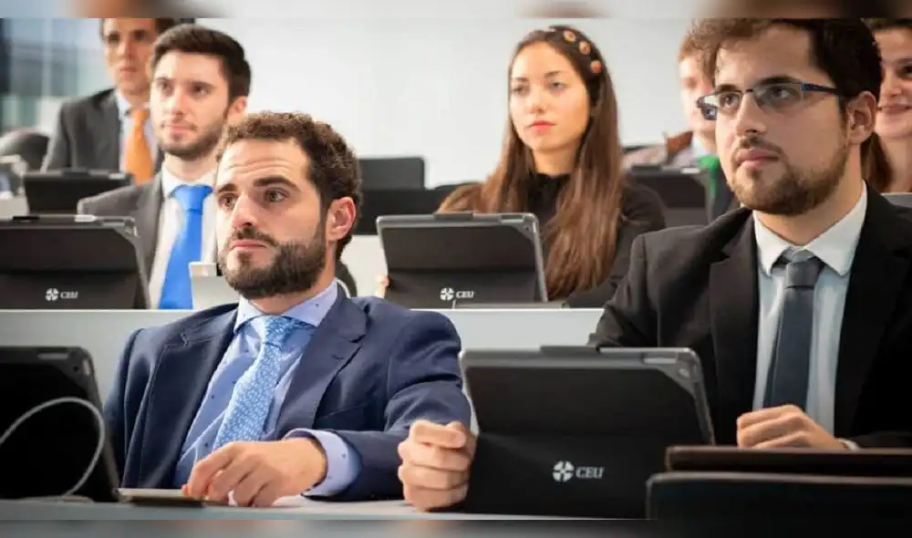 La inversión en educación de alto nivel se traduce en un liderazgo más efectivo y en una mayor competitividad . EDUCACION EJECUTIVA