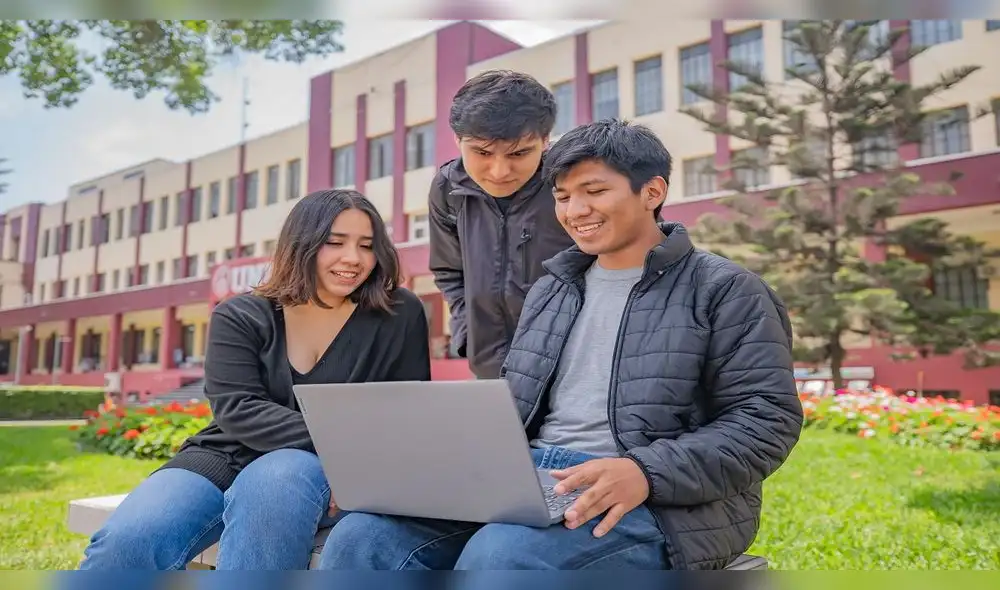 Pronabec ofrece un acompañamiento integral a los beneficiarios, que incluye orientación académica y profesional, BECA 18