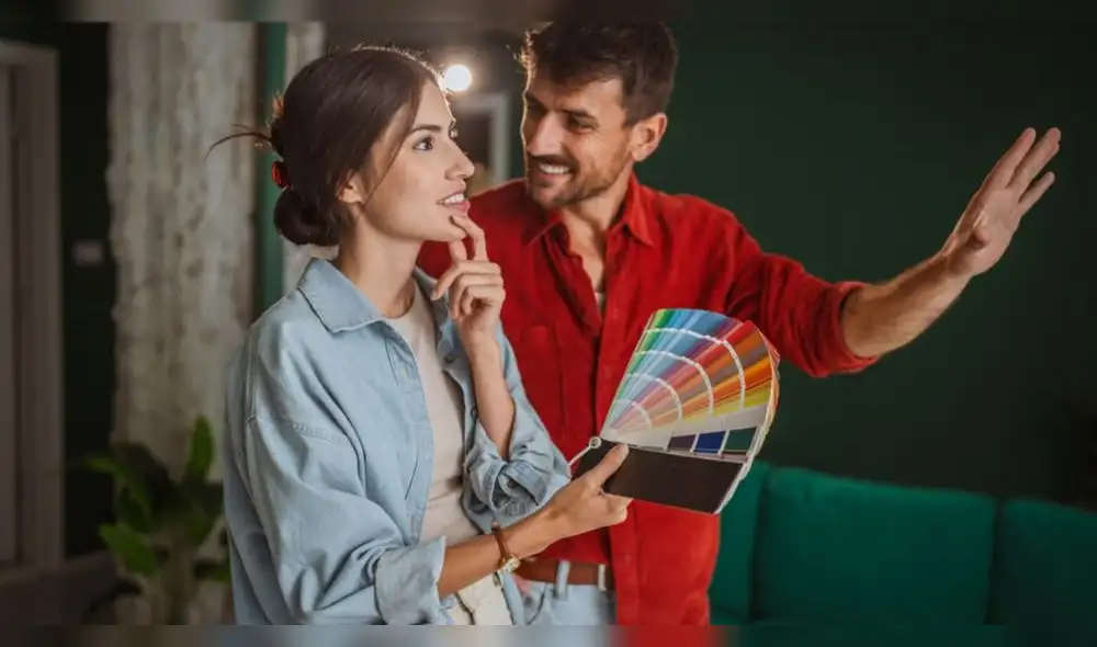 Colores cálidos como terracota y beige, junto a una iluminación inteligente, optimizan la funcionalidad y el estilo. Fuente: Shutterstock. Colores cálidos como terracota y beige, junto a una iluminación inteligente, optimizan la funcionalidad y el estilo. Fuente: Shutterstock.