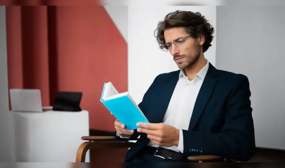 La lectura se convierte en un aliado crucial para ejecutivos en la era digital, mejorando decisiones y fortaleciendo visiones en un entorno empresarial volátil.