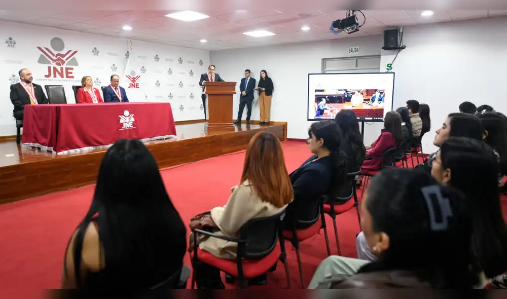 La Defensoría del Pueblo destacó la urgencia de combatir el acoso político hacia las mujeres en el contexto de las Elecciones Generales 2026. Este fenómeno incluye restricciones en su participación y ataques digitales.