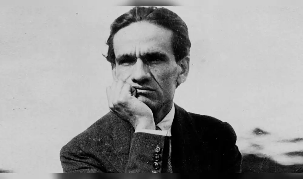Entre sus obras más significativas, destacan "El tungsteno", una crítica a la explotación minera, y "Poemas humanos", que refleja su madurez literaria y un profundo compromiso social. Entre sus obras más significativas, destacan "El tungsteno", una crítica a la explotación minera, y "Poemas humanos", que refleja su madurez literaria y un profundo compromiso social.