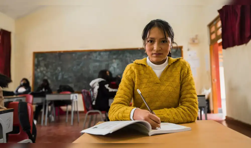 Los resultados indican mejoras significativas en comprensión lectora y expresión oral, con un aumento notable en el uso del quechua en espacios públicos, ayudando a revitalizar la lengua. Los resultados indican mejoras significativas en comprensión lectora y expresión oral, con un aumento notable en el uso del quechua en espacios públicos, ayudando a revitalizar la lengua.
