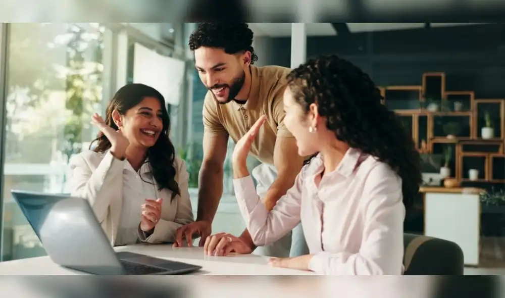 El cumplimiento de la legislación laboral en Perú es esencial para crear un entorno de trabajo adecuado. Fuente: Shutterstock.