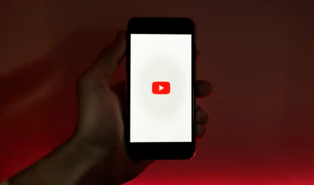 Las redes sociales enfrentan el reto de identificar contenido generado con IA sin afectar la experiencia de los usuarios.