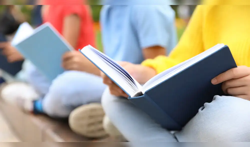 Las herramientas de inteligencia artificial gratuitas se han convertido en aliadas esenciales para estudiantes, facilitando la creación de resúmenes de textos académicos y mejoras en el proceso de estudio. Foto: Envato herramientasia-resumenlectura