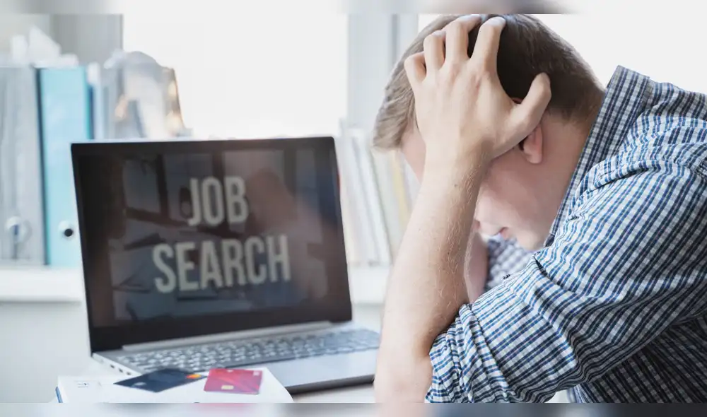 Buscar empleo sin experiencia puede ser un desafío, pero una hoja de vida bien estructurada marca la diferencia ante reclutadores en Perú. Destaca tus habilidades blandas y logros académicos. Foto: Envato CV-sin-experiencia