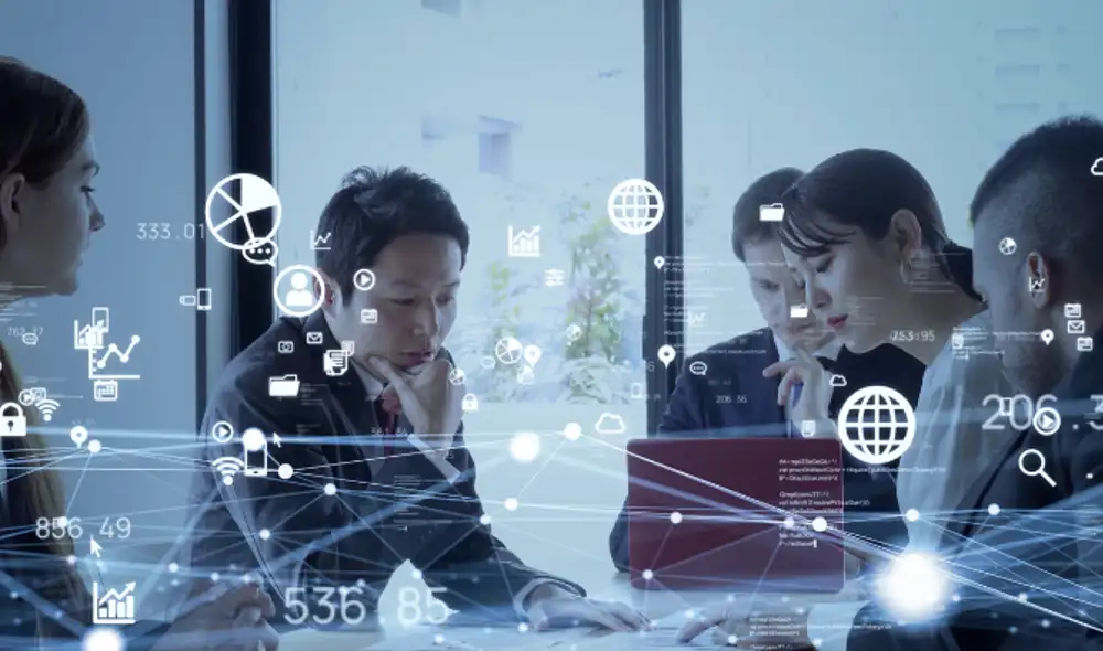 La transformación digital en el Estado avanza, pero especialistas coinciden en que la tecnología sin talento humano tiene un impacto limitado.