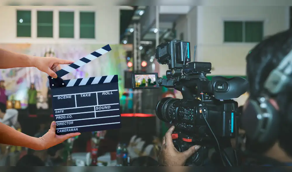 Este proyecto busca democratizar el acceso a la educación cineasta, permitiendo a jóvenes talentos de diversas regiones contar sus historias desde una perspectiva profesional. Foto: Envato escuela-de-cine-en-san-marcos
