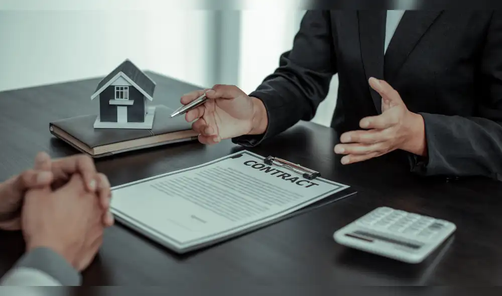 Comprar un departamento requiere revisar documentos antes de entregar dinero. Comprar un departamento requiere revisar documentos antes de entregar dinero.