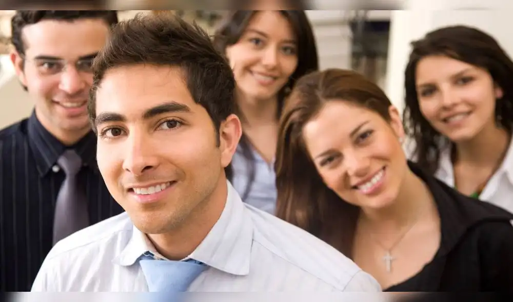 Conseguir el primer empleo es un desafío para los jóvenes en América Latina y el Caribe. Foto: Envato. empleo-juvenil
