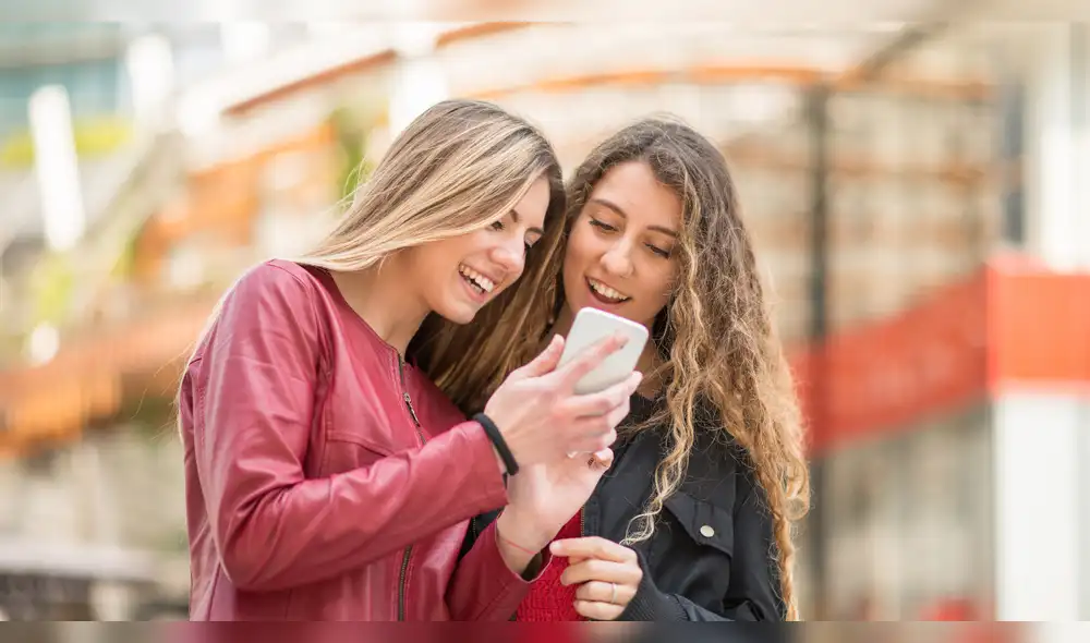 Las redes de telecomunicaciones se modernizan ante el crecimiento del uso de internet y servicios digitales.