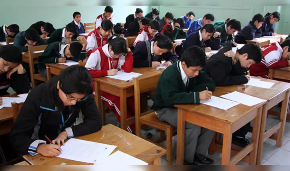 Propuesta actualiza currículo, fortalece docentes y conecta escuelas con internet satelital. Foto: UGEL transformacion-educativa