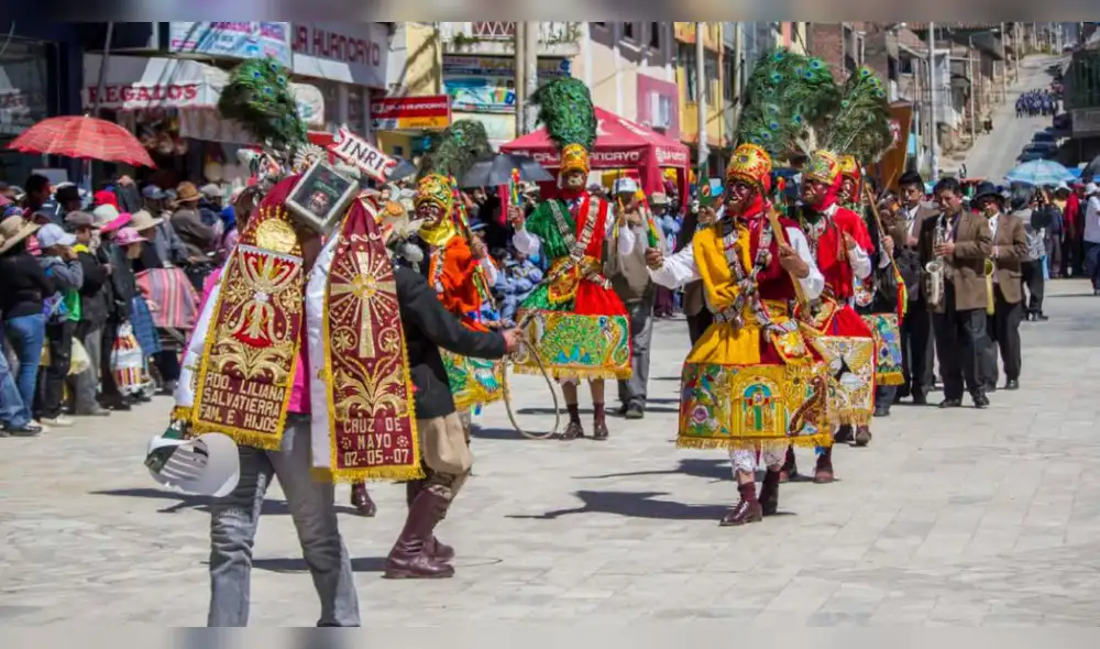 Expertos respaldan la solicitud con estudios científicos y testimonios históricos, resaltando la importancia cultural y la conexión de la danza con la Santísima Cruz de Mayo. Foto: Ministerio de Cultura Dirección de Junín Expertos respaldan la solicitud con estudios científicos y testimonios históricos, resaltando la importancia cultural y la conexión de la danza con la Santísima Cruz de Mayo. Foto: Ministerio de Cultura Dirección de Junín