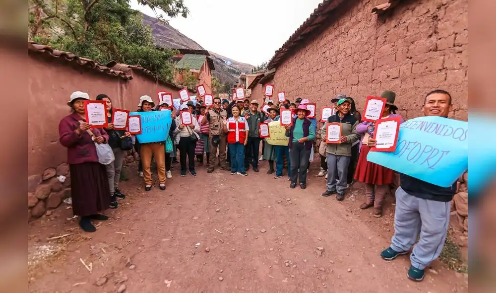Familias de Taray, en Cusco, reciben títulos de propiedad como parte de una intervención de formalización que comprende las 13 provincias de la región.