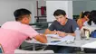 La combinación de estudio y trabajo no debería ser una carga silenciosa. Foto: difusión estudios